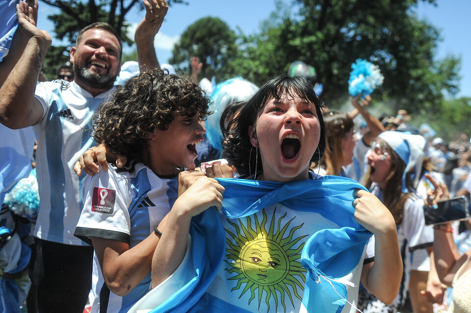 Hincha argentino gritando un gol